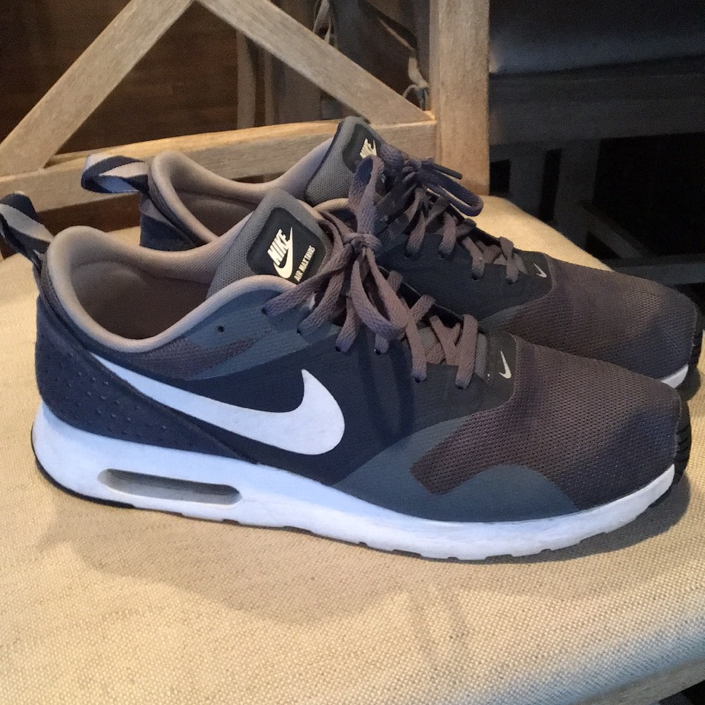 Nike Air Max Tavas Men’s size 10.5